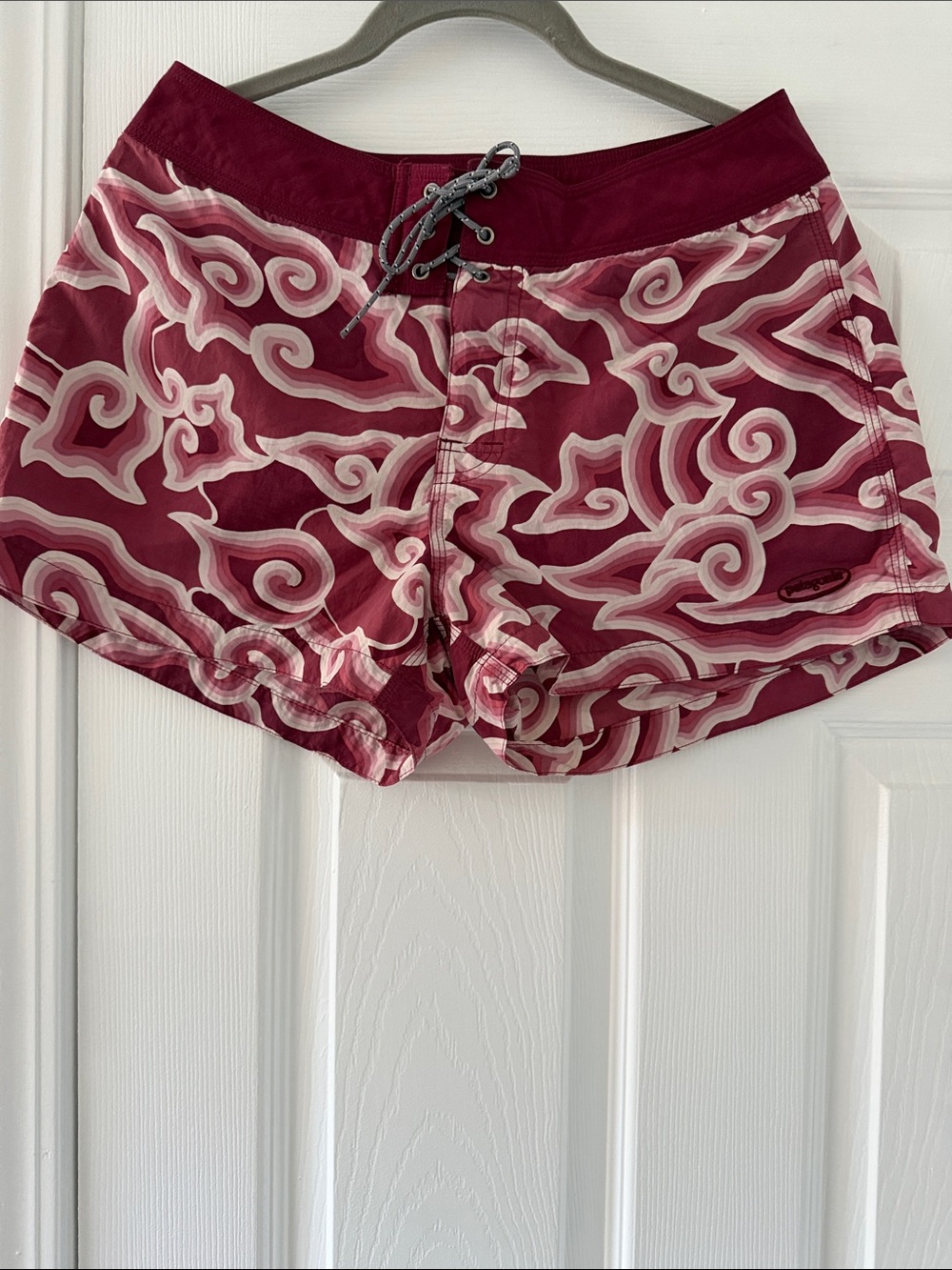 Patagonia Burgundy and Cream Swirl Board Swim Shorts NWOT Size 10